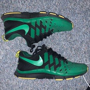Oregon ducks Nike free trainer 5.0